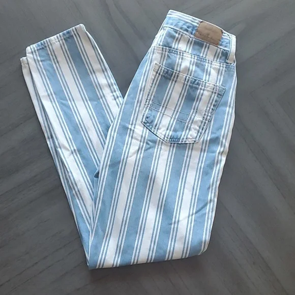 American Eagle Mom Jeans - Picture 9 of 14